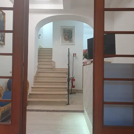 Hotel Flaminia Grottarossa 3*